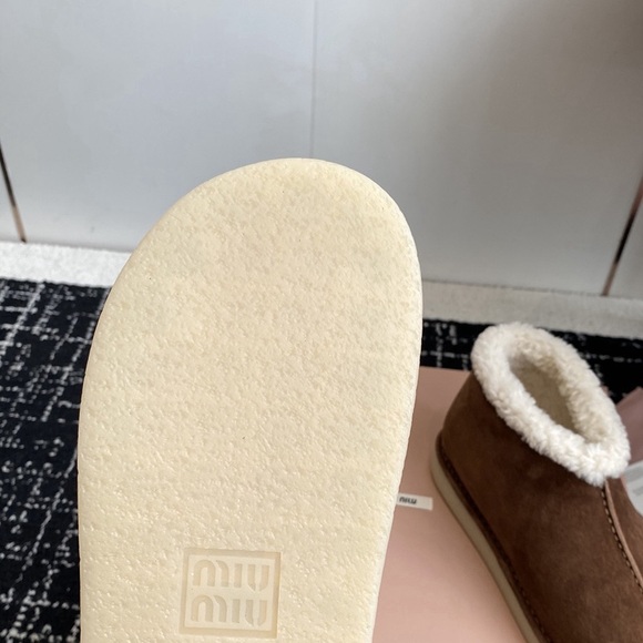 Miu Miu Suede And Fur-Lined Ankle Boots - Picture 9 of 9